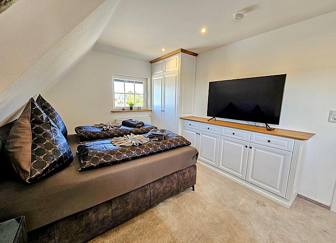Schlafzimmer 2